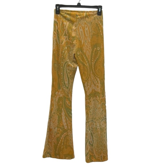 ZARA Gorgeous Firfirli Jakarli Flare
Stretchy Yellow Green - Picture 5 of 8